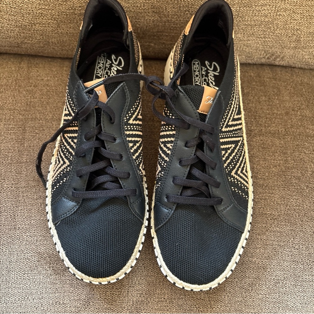 Skechers Women's Wilshire Blvd Lace-Up Sneaker Bellevue Black  Size 9.5 - Picture 2 of 9